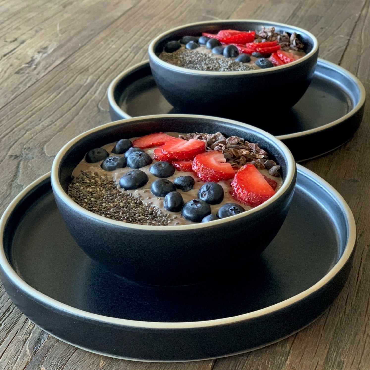 Plato Ensalada.  Vajilla Cerámica Mukkan Negra