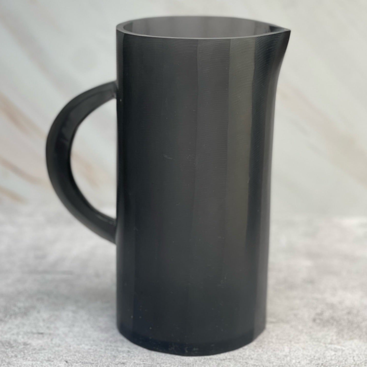 Jarra Recta de Resina Humo